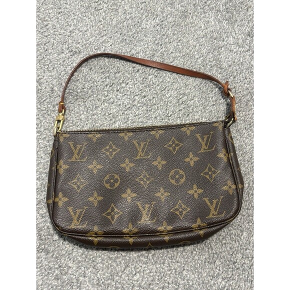 Louis Vuitton Pochette Monogram Canvas Pouch Handbag Authentic - Picture 1 of 9